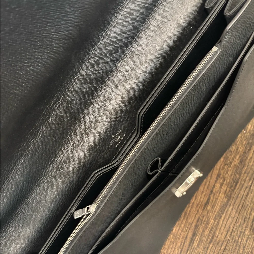 Louis Vuitton Taiga Leather attache’/“Serviette Fermoir-style” Briefcase